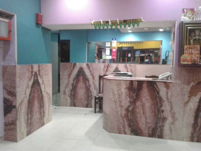 ホテル クリシュナ パレス バイ GRB