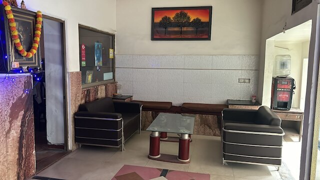 ホテル クリシュナ パレス バイ GRB