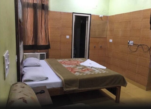 ホテル クリシュナ パレス バイ GRB