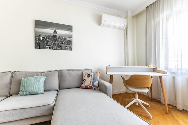 モダ桟橋まで5分のシックなフラット