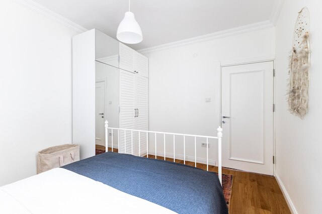 モダ桟橋まで5分のシックなフラット