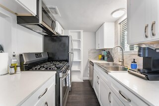 プライム ソコ コンフィ 2 ベッドルーム キング スイート ウィズ プール パーキング