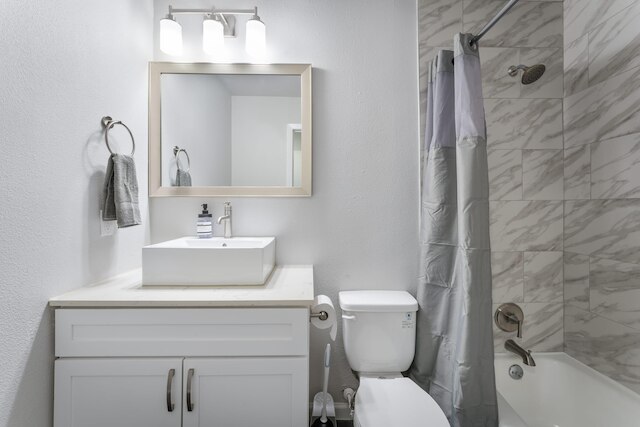 プライム ソコ コンフィ 2 ベッドルーム キング スイート ウィズ プール パーキング