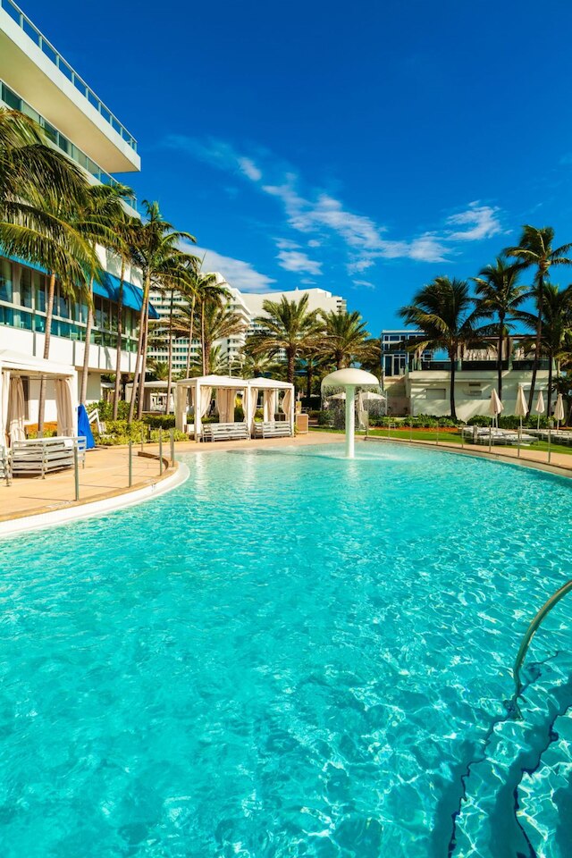 フォンテンブローオーシャンプラスベイアンドシティビュー