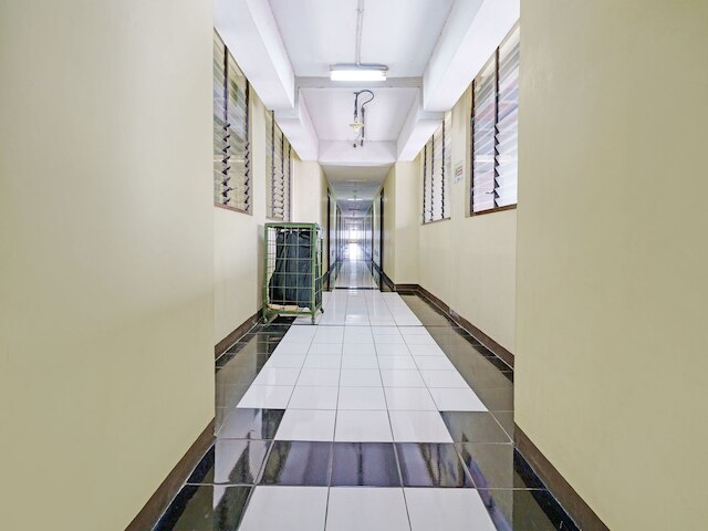 OYO ライフ 92949 アパートメント ゲートウェイ チカダス バイ キューキュー レント