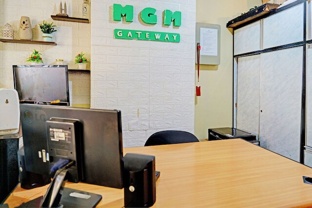 OYO ライフ 92993 アパートメント ゲートウェイ シカダス バイ Mgm プロパティ