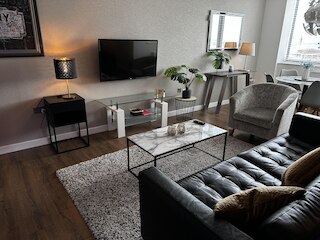 スタニング2ベッドルームシティセンターアパートメント