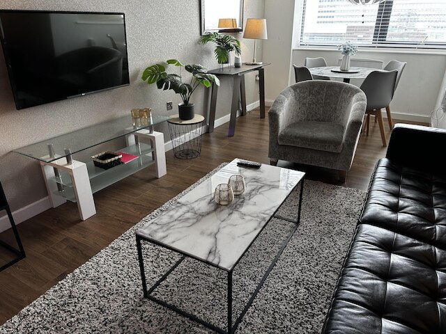 スタニング2ベッドルームシティセンターアパートメント