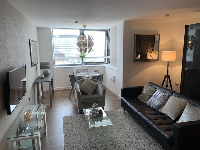 スタニング2ベッドルームシティセンターアパートメント