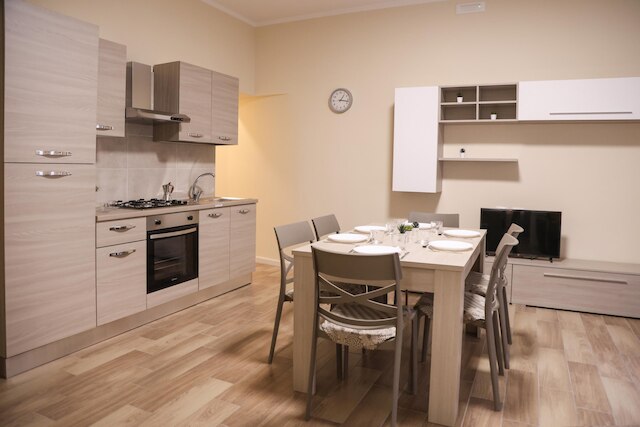 ワンダフルイタリーのキング・ラディスラオアパートメント