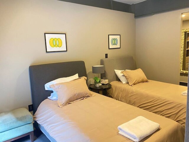 ホテル プエルタ ロハ レフォルマ