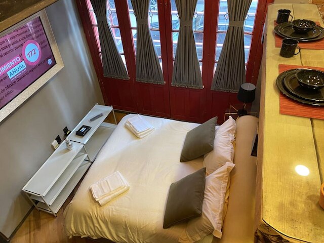 ホテル プエルタ ロハ レフォルマ