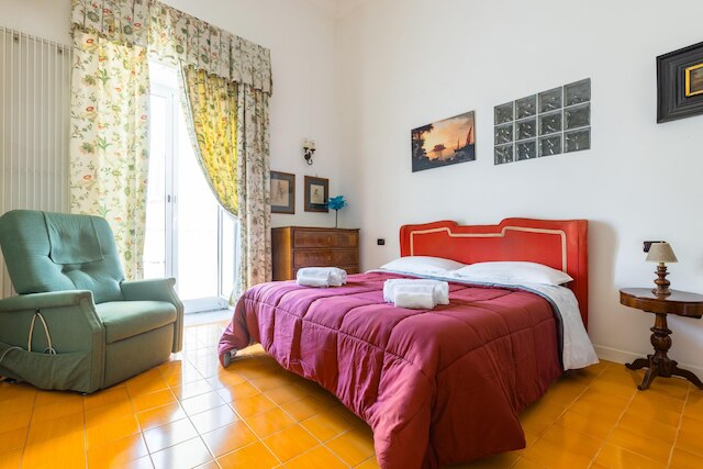 歴史的なセンターでテラス付きの魅力的な家