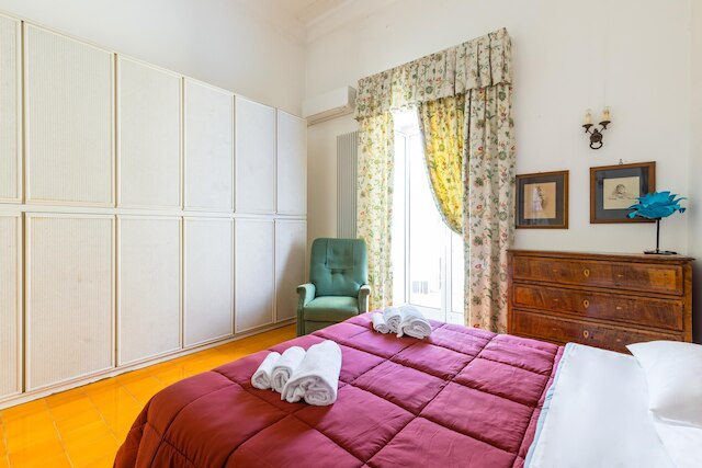 歴史的なセンターでテラス付きの魅力的な家