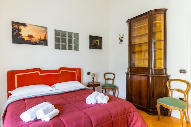 歴史的なセンターでテラス付きの魅力的な家