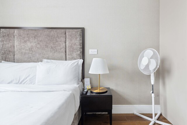 ロンドン コレクション ゴールデン スクエア