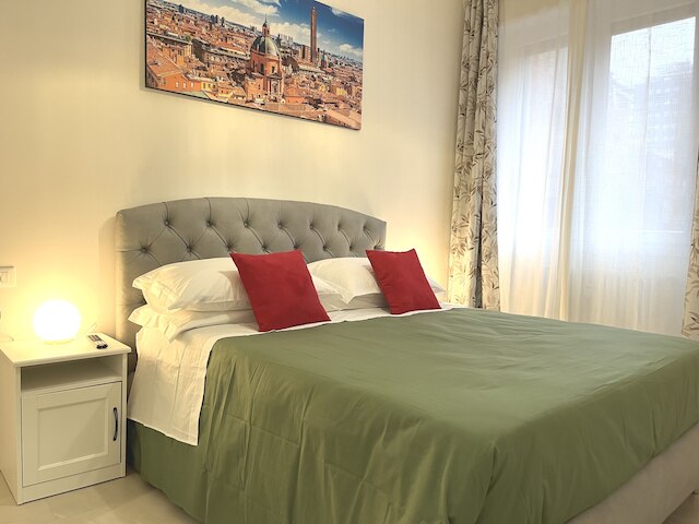 ボローニャ.ホームズ