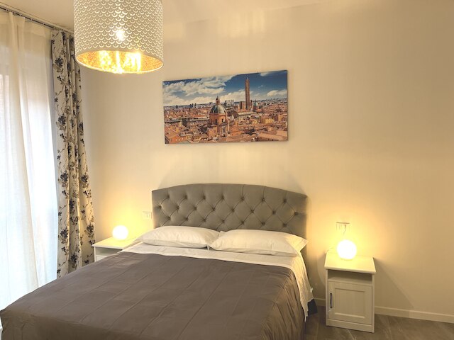 ボローニャ.ホームズ