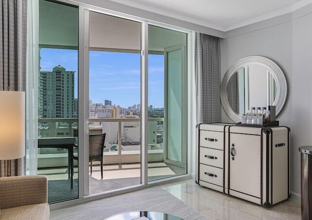 フォンテンブローリゾートバルコニーw/オーシャンプラスベイビュー