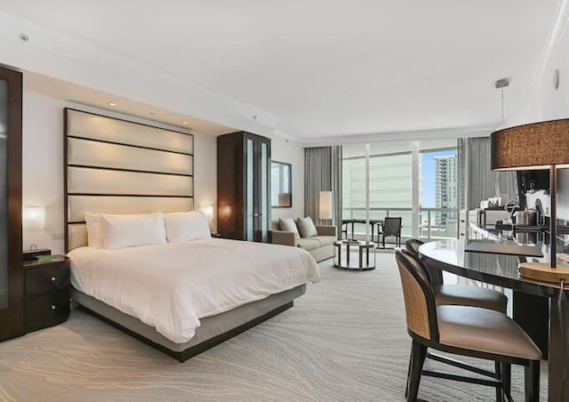 フォンテンブローリゾートバルコニーw/オーシャンプラスベイビュー