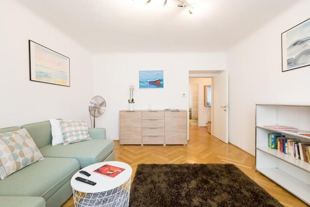 アパートメントルドルフプラッツ