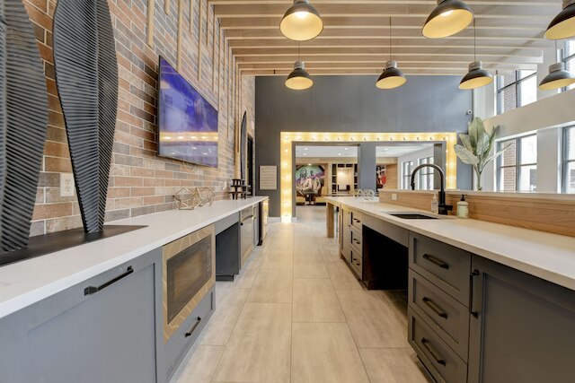 ハイトップ リアルエステイト ベンチャーズ