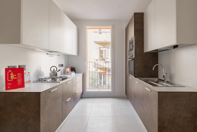 ホワイト カラ アパートメント バイ ワンダフル イタリー