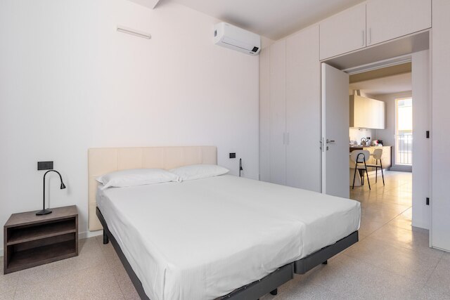 ホワイト カラ アパートメント バイ ワンダフル イタリー