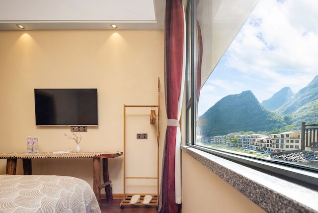 Guilin Village Creek Inn