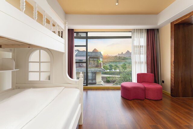 Guilin Village Creek Inn