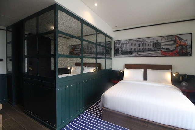 アシュリー・トゥグ・タニ・メンテング