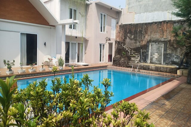 アリャニ・スイーツ・シャリア