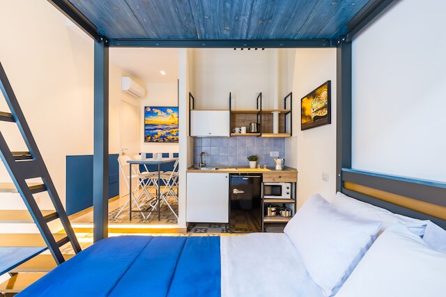 ナポリ中央駅アパート＆スイーツ