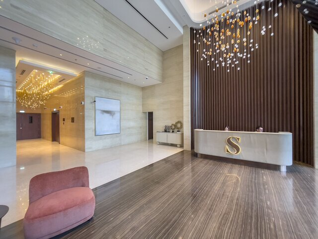 スターリング・イースト ニア ドバイ モール ブルジュハリファ