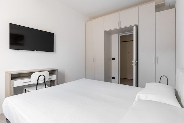 カポ・ディ・ルッカ・ホワイト・アパートメント