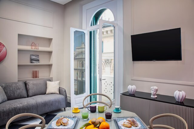 ネープルスのレディー・ローズ・ワン