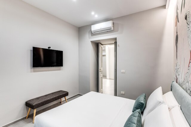 ネープルスのグレーダイヤモンド