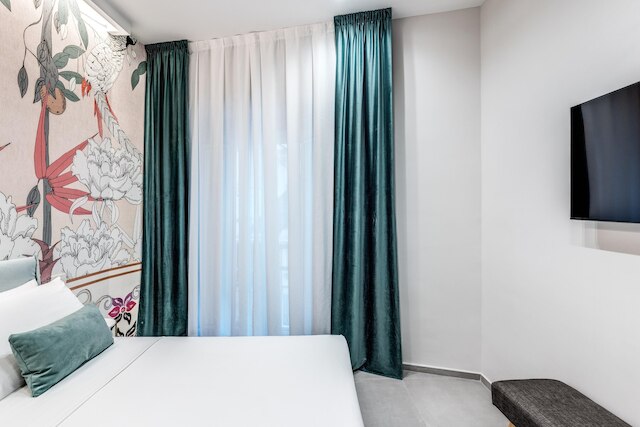 ネープルスのグレーダイヤモンド