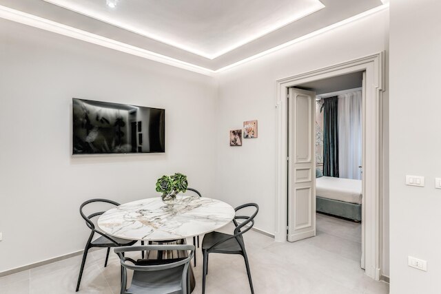 ネープルスのグレーダイヤモンド