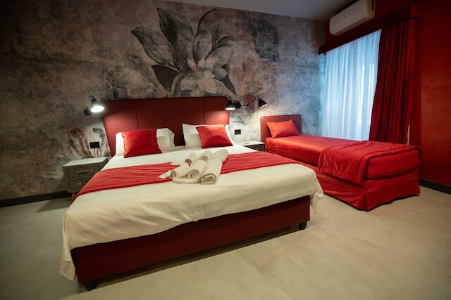 ナポリのレッドダイヤモンド