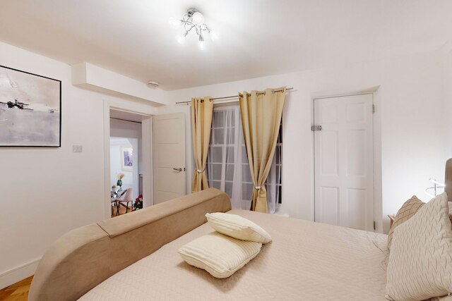 パークレーンアパートメントズハロビーストリート