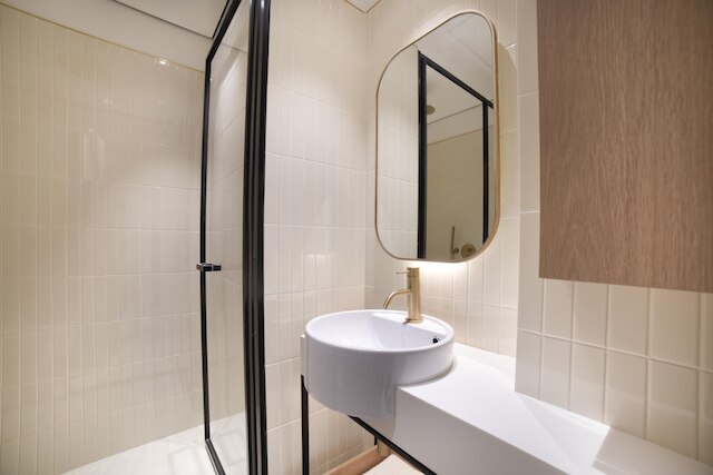 アップサイドリビングビジネストラベルのエグゼクティブスタジオ