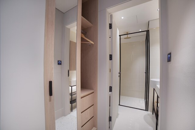 アップサイドリビングビジネストラベルのエグゼクティブスタジオ