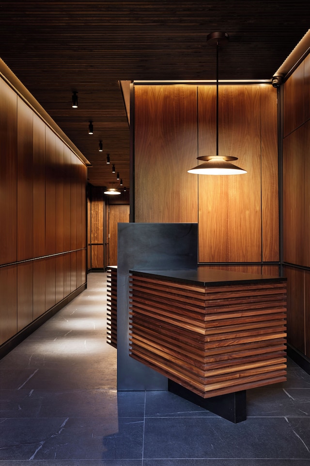 メルローズホテル