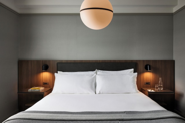 メルローズホテル