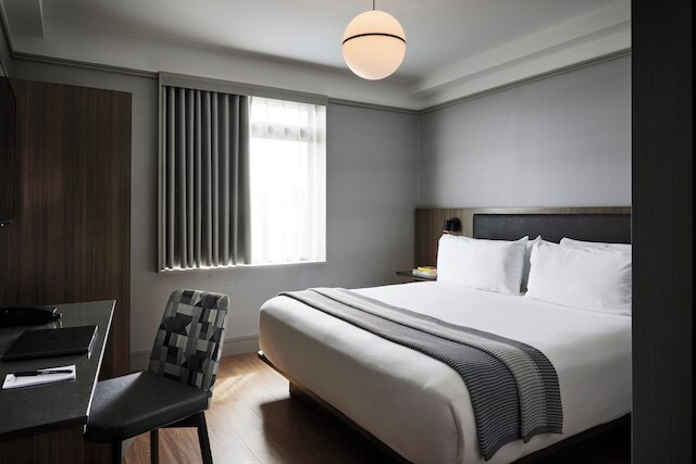 メルローズホテル