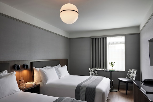 メルローズホテル