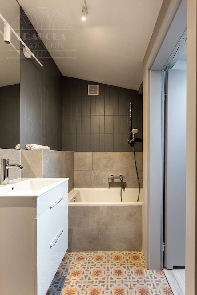 アパートメントブルーブラッド