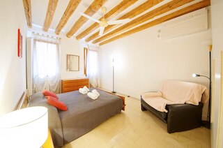 ドルチェヴィータアパートメントN.489