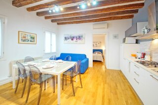 ドルチェヴィータ・アパートメント N. 502